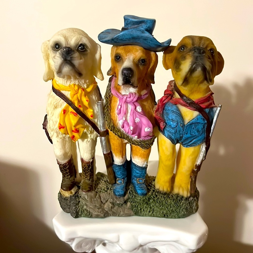 THREE HUNTERS. Three Hunters Dogs Figurine. Beautiful and Funny.